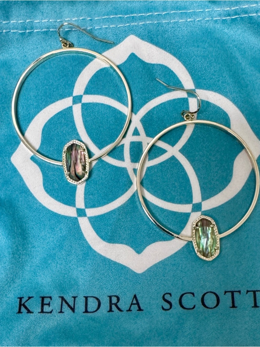 Kendra Scott Gold Elora Hoop Earrings with Iridescent Abalone Accent
